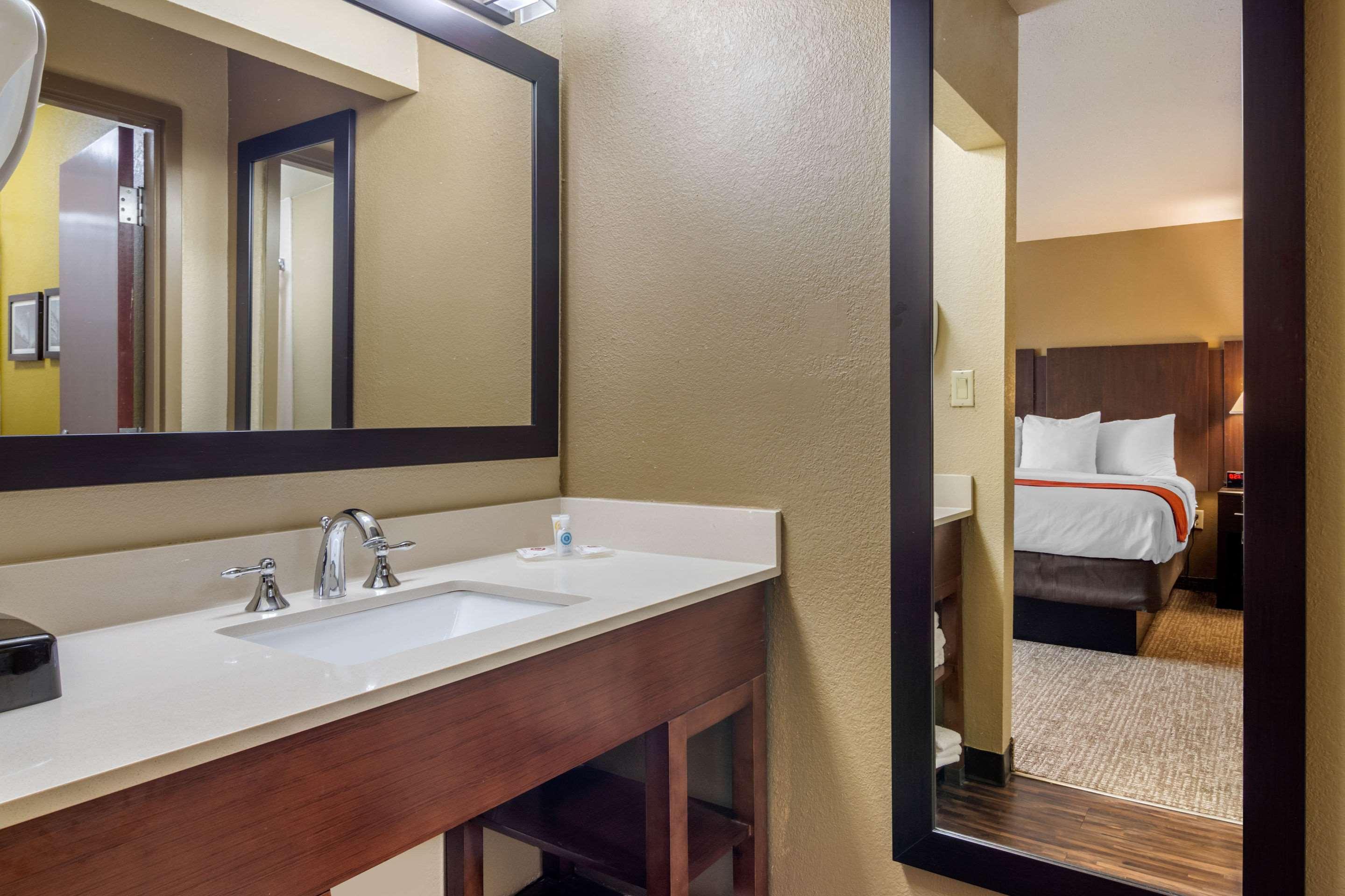 Comfort Inn & Suites Perry National Fairgrounds Area Eksteriør billede